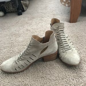 Sam Edelman Taupe Cutout Pierson Booties